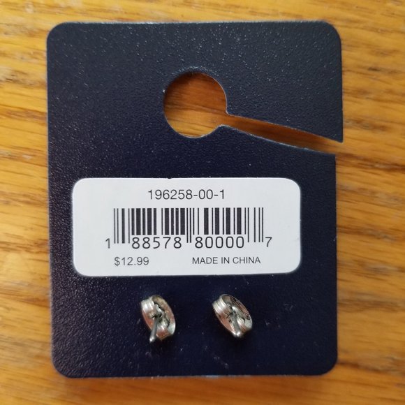 NWT GAP EARRINGS - Picture 4 of 4